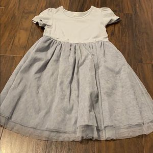 Cute & comfortable dress for girls! Worn once